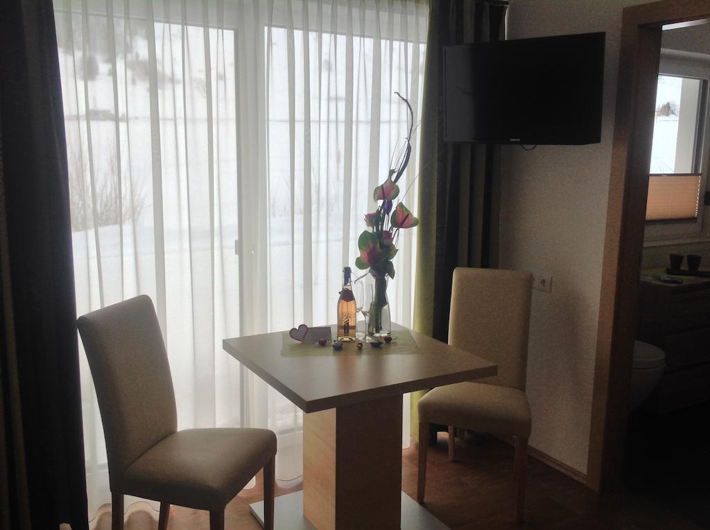 Fabienne Apartment Galtur Ruang foto